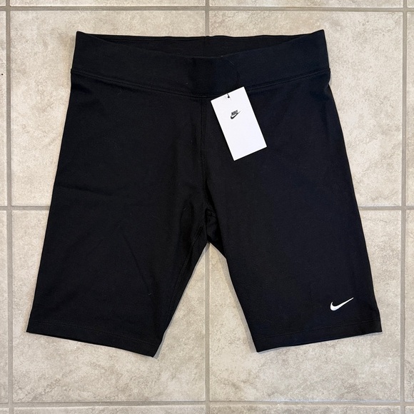 Nike Pants - NWT Women’s Nike Bike Shorts